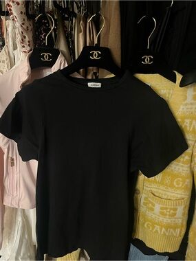 Toteme Classic Black Crewneck Tee size Small 🎩🎩🎩🎩
